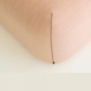 Pouf Season de Viccarbe. Diseño cuadrado moderno ideal para contract. 