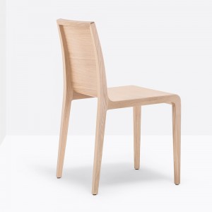 Silla Young 420/421 de Pedrali. Sillas de diseño. Sillas de madera modernas.