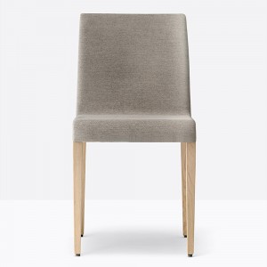 Silla Young 423/424 de Pedrali. Sillas de diseño. Sillas modernas tapizadas.