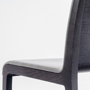 Silla Young 423/424 de Pedrali. Sillas de diseño. Sillas modernas tapizadas.