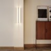 Lámpara aplique pared Kontorno de Vibia. Tienda online lamparas modernas.