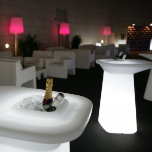 Mesa Macetero Light Moma High Autorriego Con Doble Pared y Luz Led