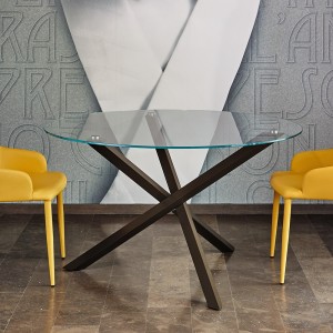 Mesa Trio de Ingenia. Mesas para comedor de diseño. Mesas de cristal.