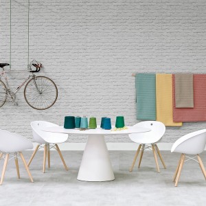 Mesa Ikon redonda de Pedrali. Mesas de diseño. Mesas modernas para oficina.