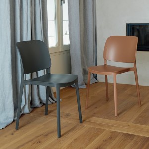 Silla Keai de Ingenia. Silla de exterior apilable. Sillas de polipropileno.