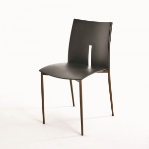 Silla Lyra de Ingenia. Sillas apilables de polipropileno. Sillas modernas.