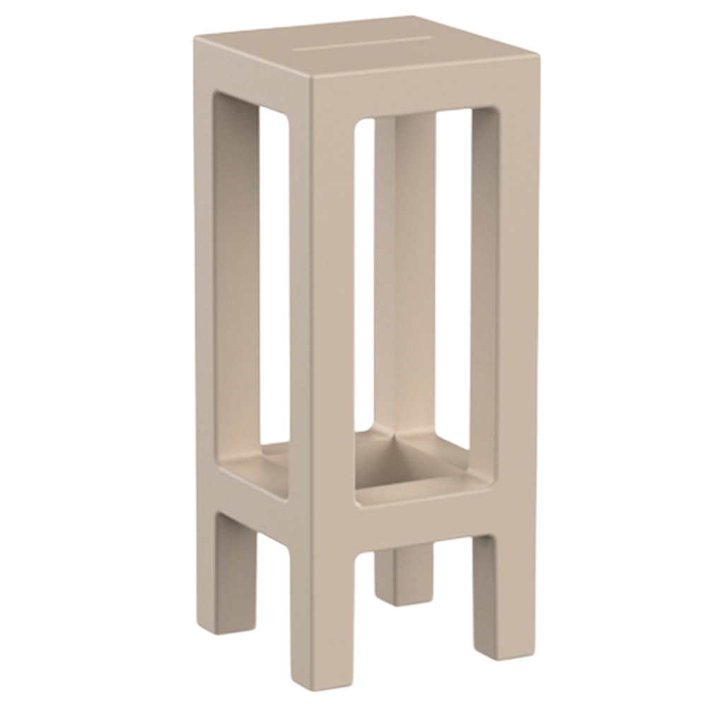 Taburete Jut de Diseño con Acabado Lacado o Mate Fabricado En Resina