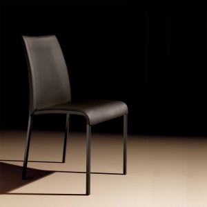 Silla Sissi de Ingenia. Silas tapizados en ecopiel. Sillas de diseño italiano.