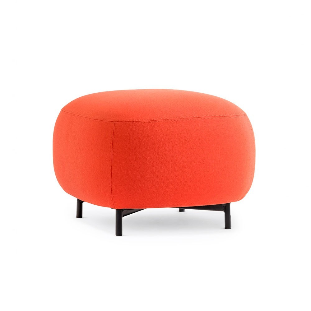 Pouf Buddy de Pedrali. Poufs tapizados de diseño. Poufs modernos para salón.