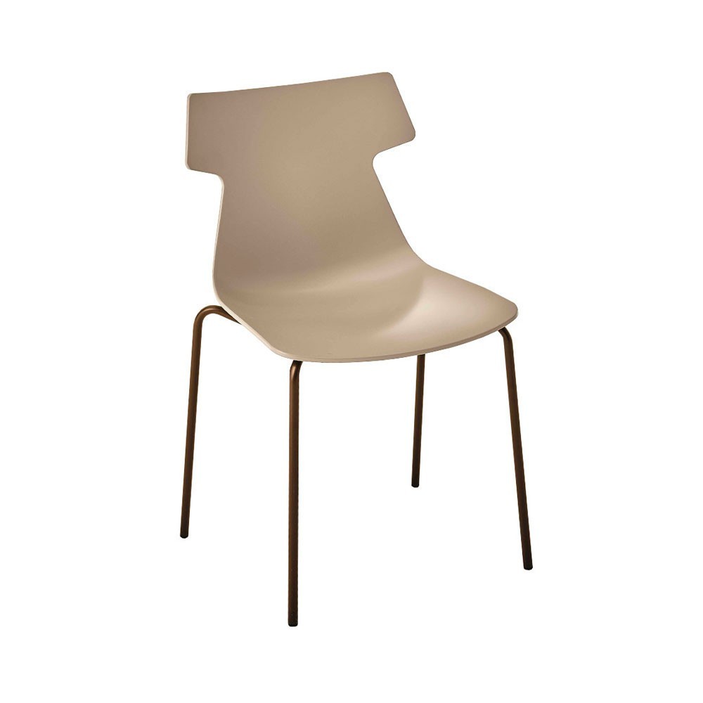 Silla Giulia Outdoor de Ingenia. Silla apilable para jardín. Sillas modernas.
