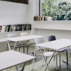 Silla moderna Eina de Enea. Sillas de diseño moderno para interiores.
