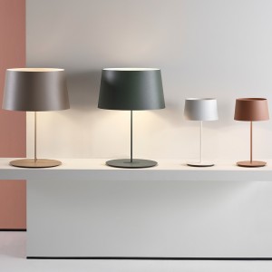 Lámpara de sobremesa Warm Vibia. Lámparas modernas ideales para salón.
