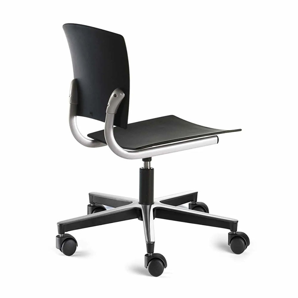 Silla oficina Eina en Polipropileno de Enea. Sillas de diseño moderno.