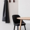 Silla moderna Kaiak 4L Enea. Diseño moderno tapizado ideal para salones.
