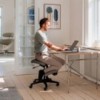 Silla Wing de Variér. Sillas ergonómicas para oficinas y despachos modernos.