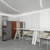 Taburete Saya Acero Arper. Mobiliario de diseño ideal para el hogar.