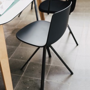 Silla Lottus Spin Enea. Moderno diseño fijo o giratorio en acero.