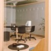 Silla Lottus oficina con asiento tapizado de Enea. Muebles de diseño.