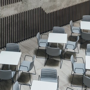 Mesa Dizzie Cuadrada de Arper. Muebles para hogar y contract de diseño.