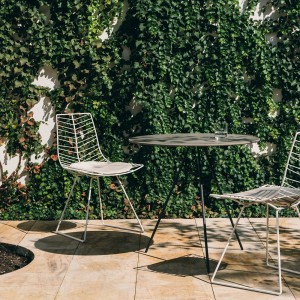 Mesa Leaf redonda Arper. Mesas para exterior modernas de diseño.