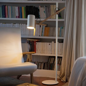 Lámpara Scantling pie de Marset. Lámparas modernas. Lámpara de interior.