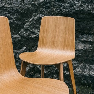 Silla moderna Lottus Wooden de Enea. Mueble de diseño nórdico.