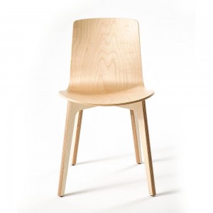 Silla moderna Lottus Wooden de Enea. Mueble de diseño nórdico.
