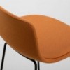 Taburete patín tapizado Lottus Enea. Mobiliario de diseño contemporáneo.