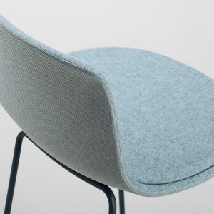 Taburete patín tapizado Lottus Enea. Mobiliario de diseño contemporáneo.
