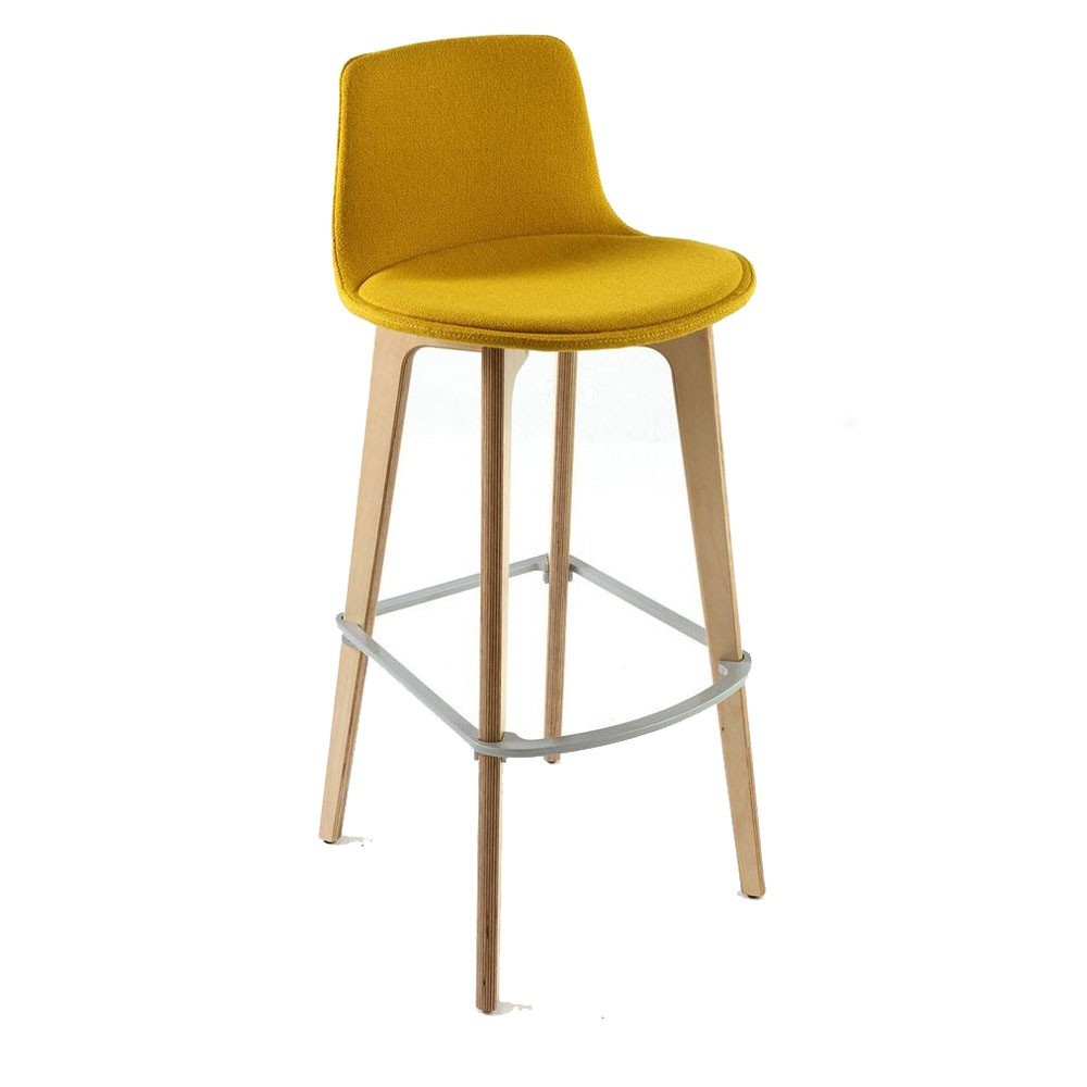 Taburete Lottus Wood tapizado de Enea. Taburetes de diseño para contract.