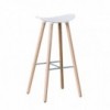 Taburete Coma wood de Enea. Diseño fijo en 4 patas de madera de roble.