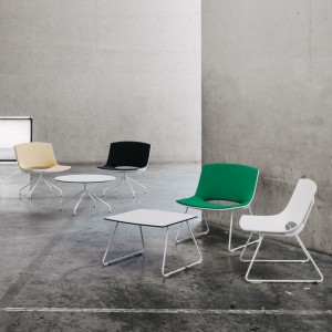 Mesa moderna Oh! de Enea. Muebles de diseño para salón y oficinas.