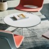 Mesa moderna Oh! de Enea. Muebles de diseño para salón y oficinas.