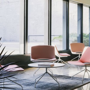 Mesa moderna Oh! de Enea. Muebles de diseño para salón y oficinas.