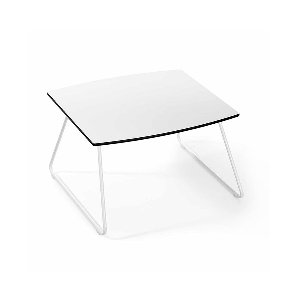 Mesa moderna Oh! de Enea. Muebles de diseño para salón y oficinas.