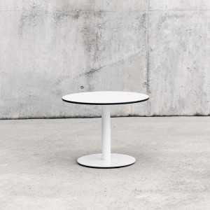 Mesa Punto auxiliar Enea. Mesas de diseño ideal para centro o café.