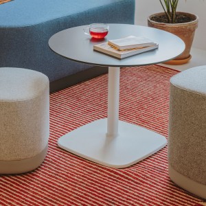 Mesa centro elegante Iron Enea. Diseños auxiliares para cualquier ambiente.