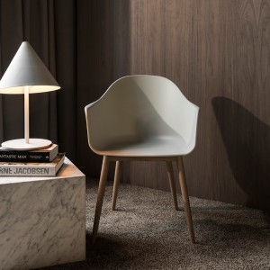 Silla Harbour madera de Audo Copenhagen. Sillas modernas.