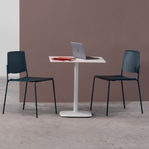 Mesa Comedor elegante Iron de Enea. Diseño para cualquier ambiente.