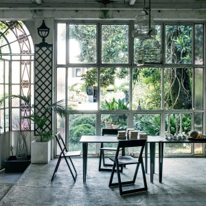 Silla Aviva de Magis. Silla pegable de madera con acabados y moderno diseño