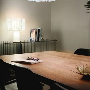 Lámpara Accordéon sobremesa de Slamp. Elegante diseño de Marc Sadler.