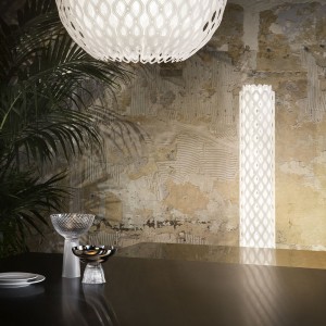 Lámpara de suelo Charlotte de Slamp. Diseño de Iluminación moderna.