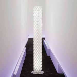 Lámpara de suelo Charlotte de Slamp. Diseño de Iluminación moderna.