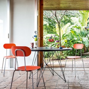 Silla Mariolina Magis apilable. Silla comedor diseño único y elegante.