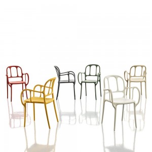 Sillón Mila Magis de polipropileno exterior. Ideal para jardín y terraza.