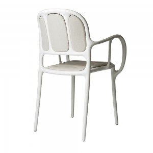 Silla Milà Tapizada Magis. Sillas polipropileno para comedor o cocina.