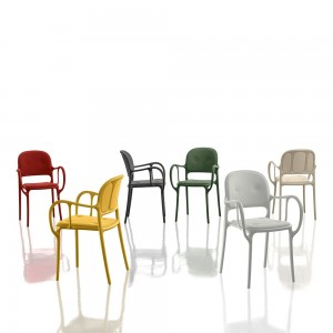 Silla Milà Tapizada Magis. Sillas polipropileno para comedor o cocina.