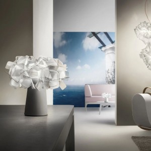 Lámpara para sobremesa Clizia bateria de Slamp. Diseño moderno e italiano.