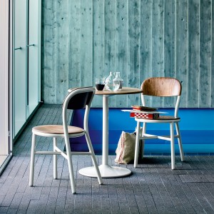 Silla Pipe Magis. Silla apilable con madera ideal para nuestro comedor.