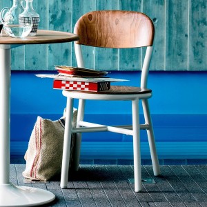 Silla Pipe Magis. Silla apilable con madera ideal para nuestro comedor.